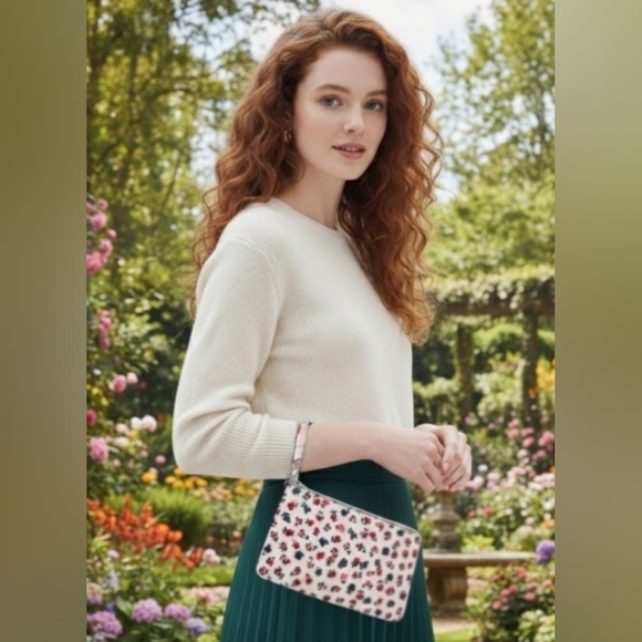 Kate Spade Shore Street Bold Roses Mini Tinie WLR00339